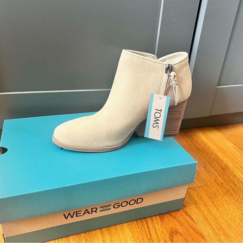 TOMS Women's Beige Ankle Boots